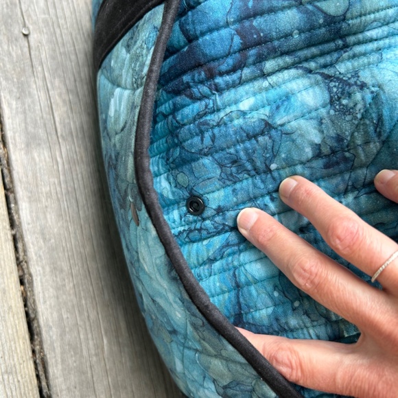 Quilt Duffle Bag - Picture 12 of 14